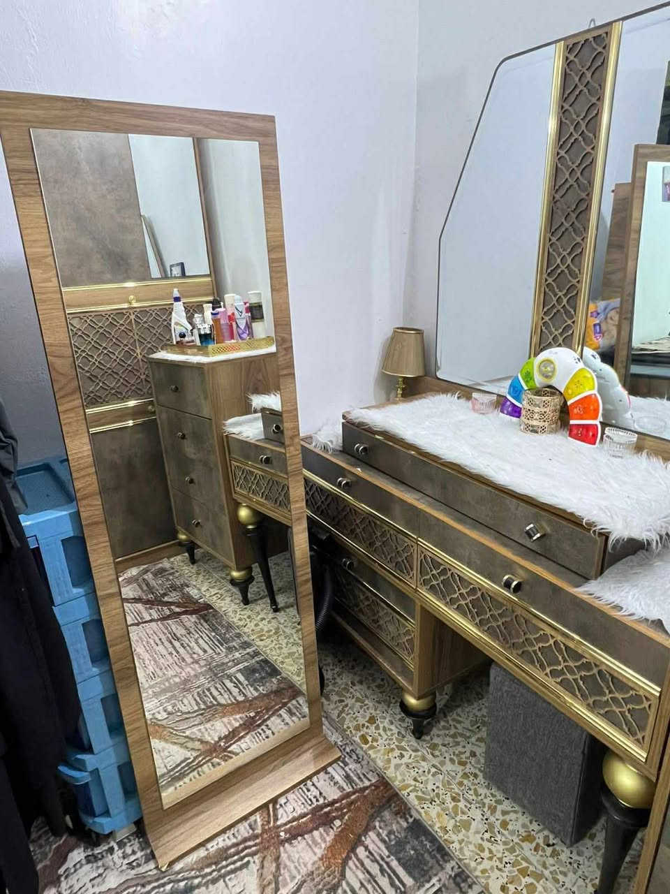 غرفة تركي ١٠ قطع للبيع بسعر ٥٠٠ الف وبيها مجال 
العنوان بغداد مدينة الصدر


**إذا كنت صاحب هذا الإعلان وتريد حذفه لأي سبب، رجاءا أرسل رسالة إلى الدعم الفني**