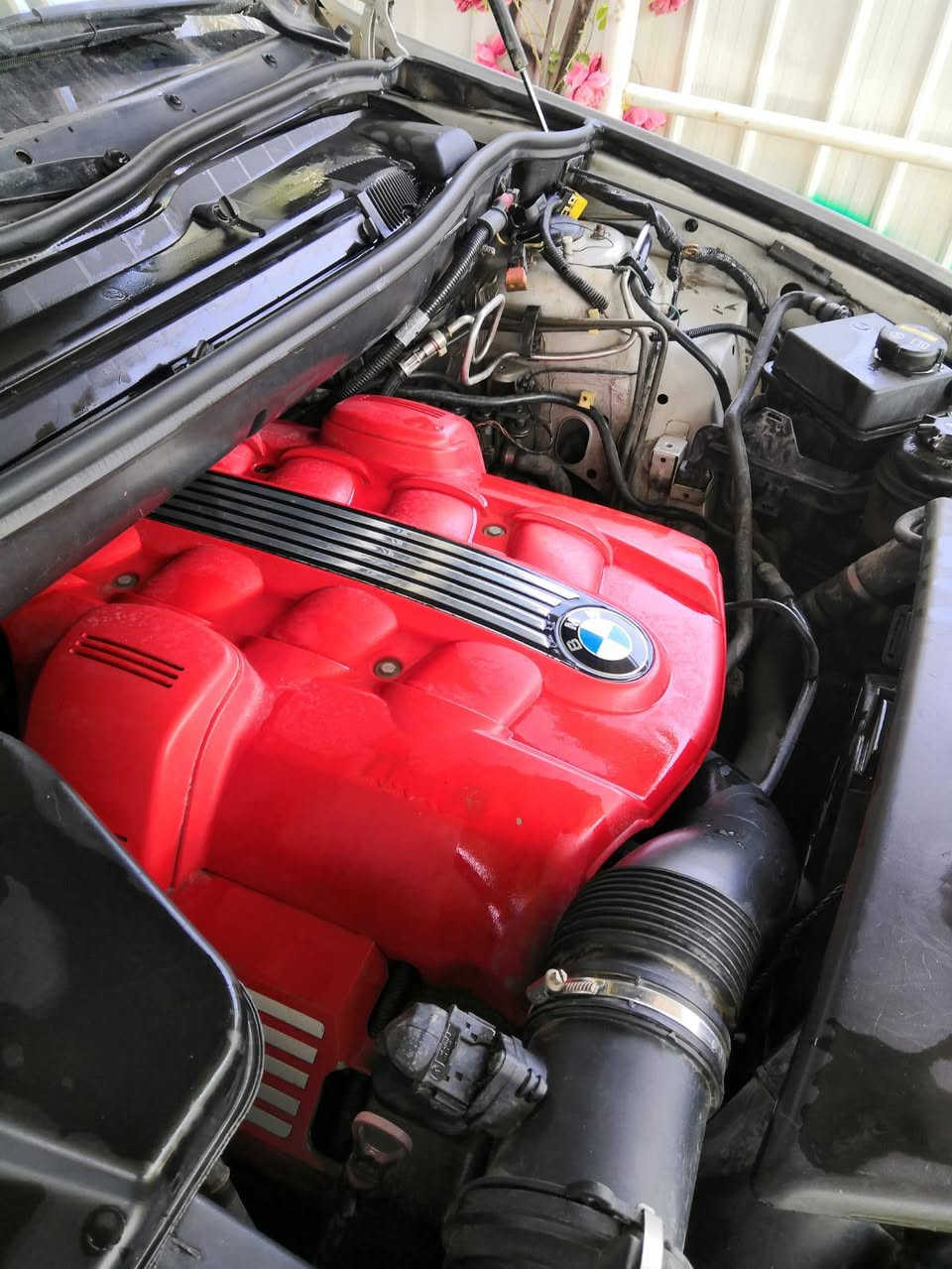 السلام عليكم  اخوان بي إم إكس فايف اشنايزر السياره جديده كلش قطعه نادره فول مواصفات السياره رياضيه وشبابيه حداده جديده تخم تأير  جديد تبريد شغال بسمي  السياره لاصبغ ولا ضربه ماناقصها شي مفوله على اخير حبايه مكاني بصره أبو الخصيب حمدان رقم الهاتف *********** السعر 105
