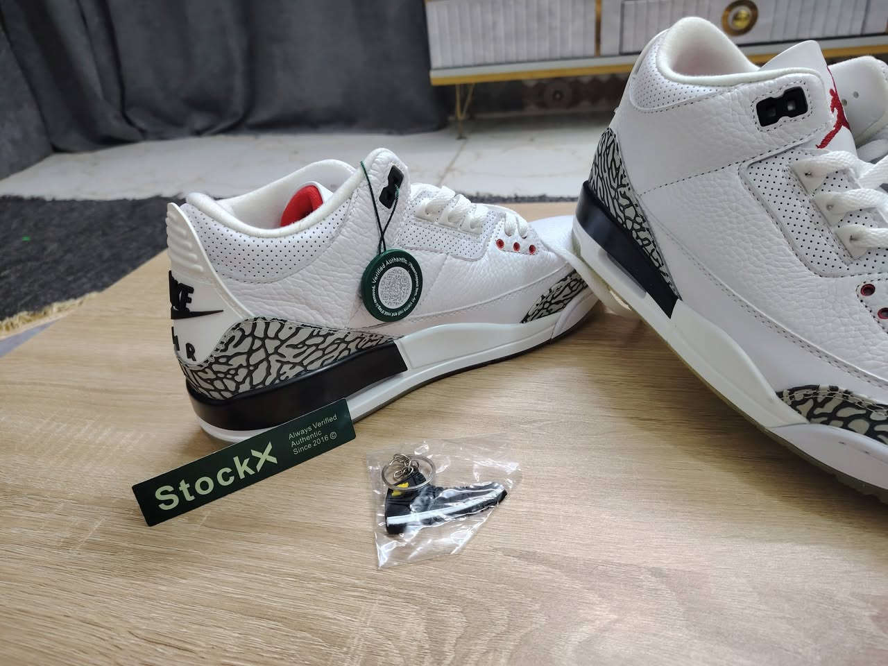 السلام عليكم حبايب من رخصت الادمن حبايب يتوفر قطع
نايك جوردن شرط اصلي جديد غير مستخدم قياس 44 لون ابيض شرط جديد واصلي باركود مثل ما موضح السعر 80 الف يتوفر توصيل جميع محافظات العراق


**إذا كنت صاحب هذا الإعلان وتريد حذفه لأي سبب، رجاءا أرسل رسالة إلى الدعم الفني**