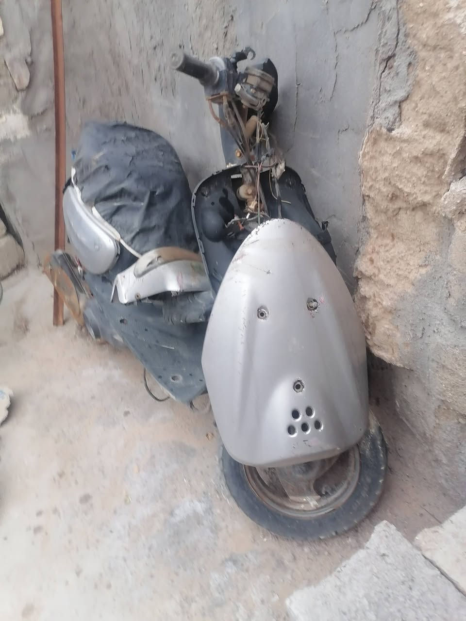 مرحبا شباب بيجي 9 زروف رب ماباقي راسه ابيعها كوم حديد الياخذها اتعبه حيرتني مشكلته التايرات نضيفات اصليه اليريد يفصخها ويبيعها تفيده اليجفتها تكفره 600 كفره عدل وكبل لشماعيه عنواني زبير يم معمل البترو الشراي يذب سعره


**إذا كنت صاحب هذا الإعلان وتريد حذفه لأي سبب، رجاءا أرسل رسالة إلى الدعم الفني**