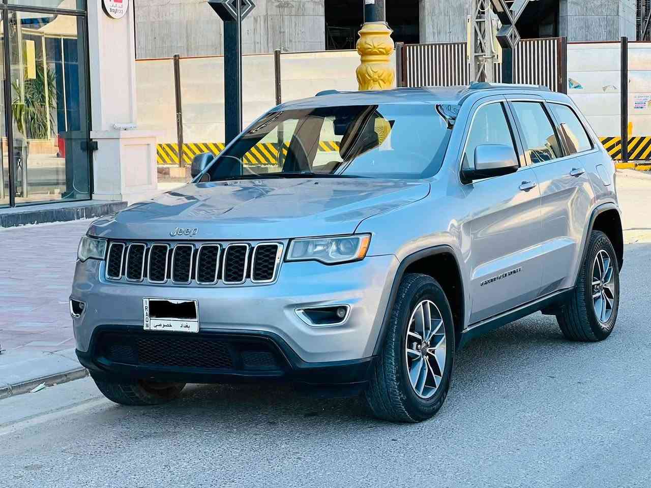 جيب شيروكي 2019 وارد امريكي السعر 178 وبيها مجال لاستفسار *********** مواصفات كشنات جلد كهربائي تبريد خلفي بصمه جنطه كهربائيه حساسات شاشه كبيره كامره خلفيه محرك 3600 محرك وكير مكفولات على وضع الشركه فور ويل تخم تاير جديد تبريد ثلج السياره جديده ما بيها اي نقص حادثها من امريكا جدآ بصيط قبق جنطه وبنيد فقط بدون اي ضرر داخلي ايرباكات سليمه راديترات الشركه ما ملعوب بيها والباقي كفاله رقم بغداد مشروع وطني تحويل مباشر مكاني ((كربلاء المقدسه ))
