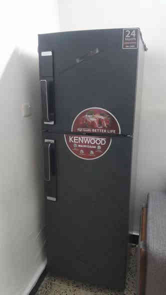 السلام عليكم اغراض بيت جدد استخدام شهر سبوعين فقط العنوان حي الجهاد الشراي يتصل واتساب 
***********
