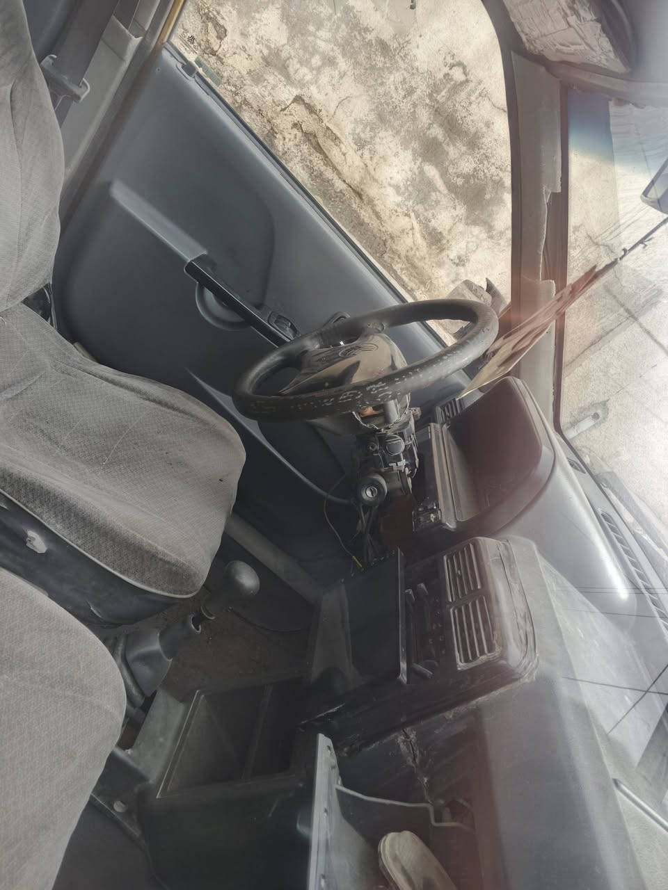 السلام عليكم سايبا للبيع موديل 2009 محرك شرط كير ينرادلو تعمير الكور حدادية جديدة طخم تاير جديد باتري جديد خيسان كامل رقم بغداد مشروع وطني سنوية لل 2027 السيارة متروكه عليها هيئة 450 غرامات ما عليها شي هاذا كل ألبيها سعرها 13 وبيها مجال بسيط للتواصل ***********
