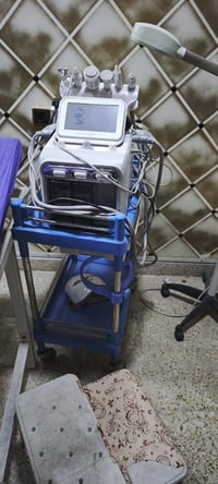 أجهزة عيادة تجميل للبيع بسعر مناسب  للاستفسار اتصل بنا على الرقم او مر...