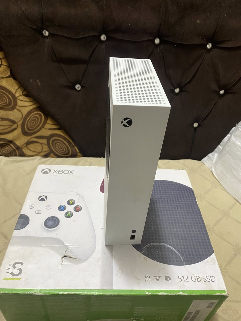 السلام عليكم للبيع ‏xbox series (s) اكس بوك الجهاز مستخدم اشترك واحد فقط نضافته 99‎%‎ الهارد نص تيرة مع UPS جديد ما مستخدم شركة NEXXT GP1500VA سعر الجهاز ب 425 الف للاستفسار هذا رقمي ***********
