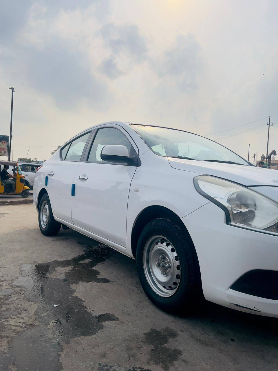 السعر ١١٠
الموديل : 2020
لون ابيض
رقم اربيل
العداد ١٠٧ الف كيلو متر
كفالة كير محرك كهربائيات تبريد
السيارة ما بيها اي نقص
دواخلها نظيفة و كشرها نظيف
بيه خلفي بارد بسيط جدا
السيارة استخدام شخصي 
مكان السيارة بغداد الامين سكينة
***********
