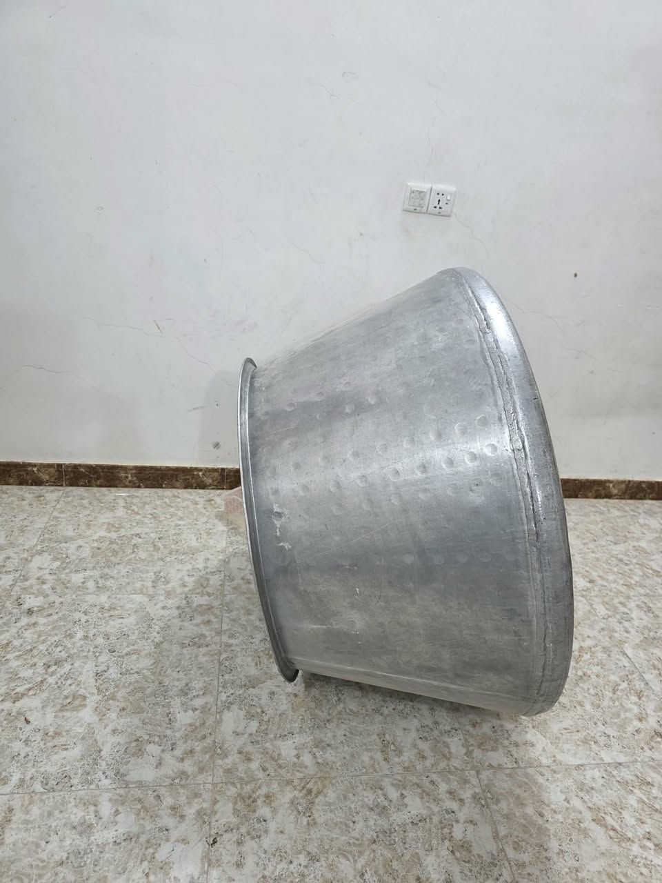 السلام عليكم
صفاري للبيع حجم كبير ووزن ثقيل عدد 2
للتواصل ***********
