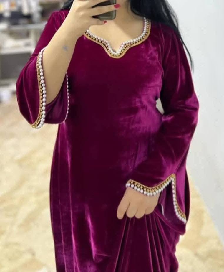 السلام عليكم متوفر تطريز مكينة وتطريز شد ورد ونمنم وبصمات حراري وبصمات ليلو وبشتات ومتوفر توصيل جميع المحافظات للحجز اتصل على هذا الرقم ***********
