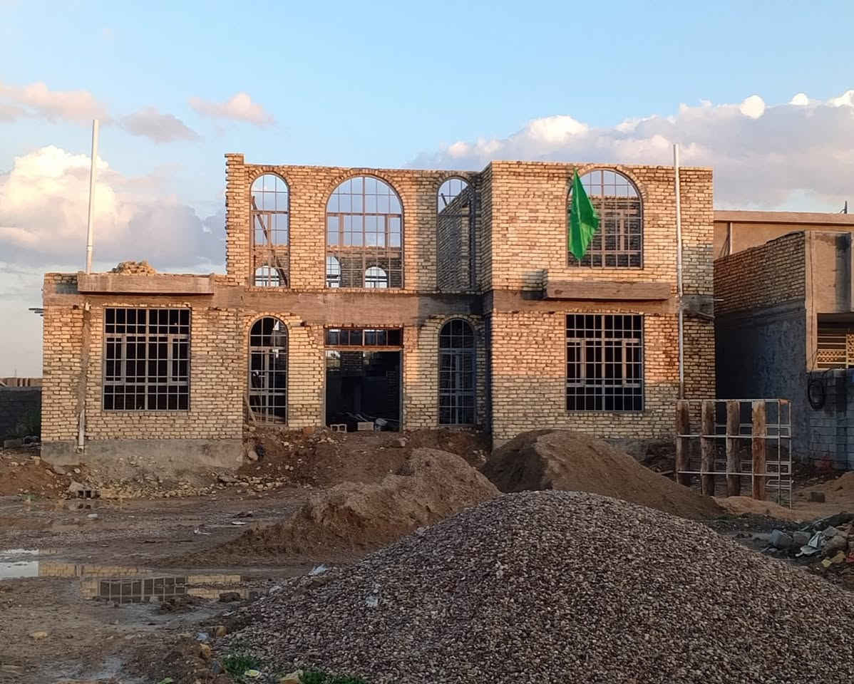 تصميم واجهة نيو كلاسيك للبيت منفذ في بغداد في التاجي 
بطول ١٦ متر 
 المواد المستخدمه صبغ وفوم 

لأن المكان المميز… يبدأ من تصميم مميز.  

لطلب التصاميم من كافه المحافظات يمكنكم مراسلتنا على واتساب ***********
او زيارة موقعنا في بغداد-المنصور-شارع الرواد مقابل مول المنصور-بناية المنصور رويال-ط٢_رقم المكتب.c14 مقابل المصعد
