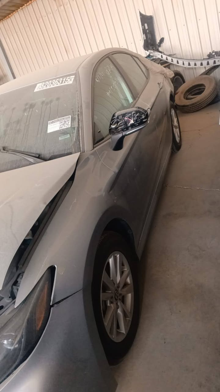 السلام عليكم
كامري هايبرد 2025 بالحره الأردن 
ابيعها على وضعها السعر 130 وبيها مجال بسيط 
***********
