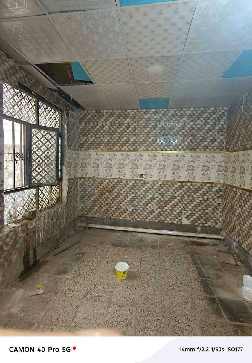 بيت للبيع زراعي مكاتبه الجربوعيه الاولى ال حافض مساحه 200 متر يحتوي غرفتين وصحيات داخلية وخارجية وصاله ومطبخ وبراني السعر 20 وبي مجال للاستفسار *********** مكتب الصالح للعقار
