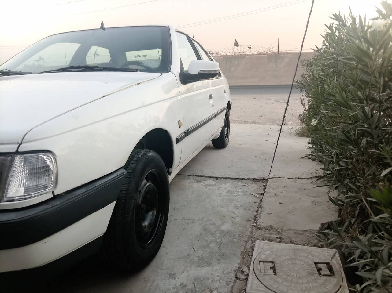 السلام عليكم شباب بيجو جي ال اكس موديل 2010سنويه بسمي هزه جديد رقم بغداد سياره بلاديه بدون صبغ بدون ضربه فقط ذيل مال دوسه بي تنكيد واضح بصوره كير مكينه تبريد تدفه كلهه شغله تخم تاير جديد سعر 36مكاني بغداد ***********
