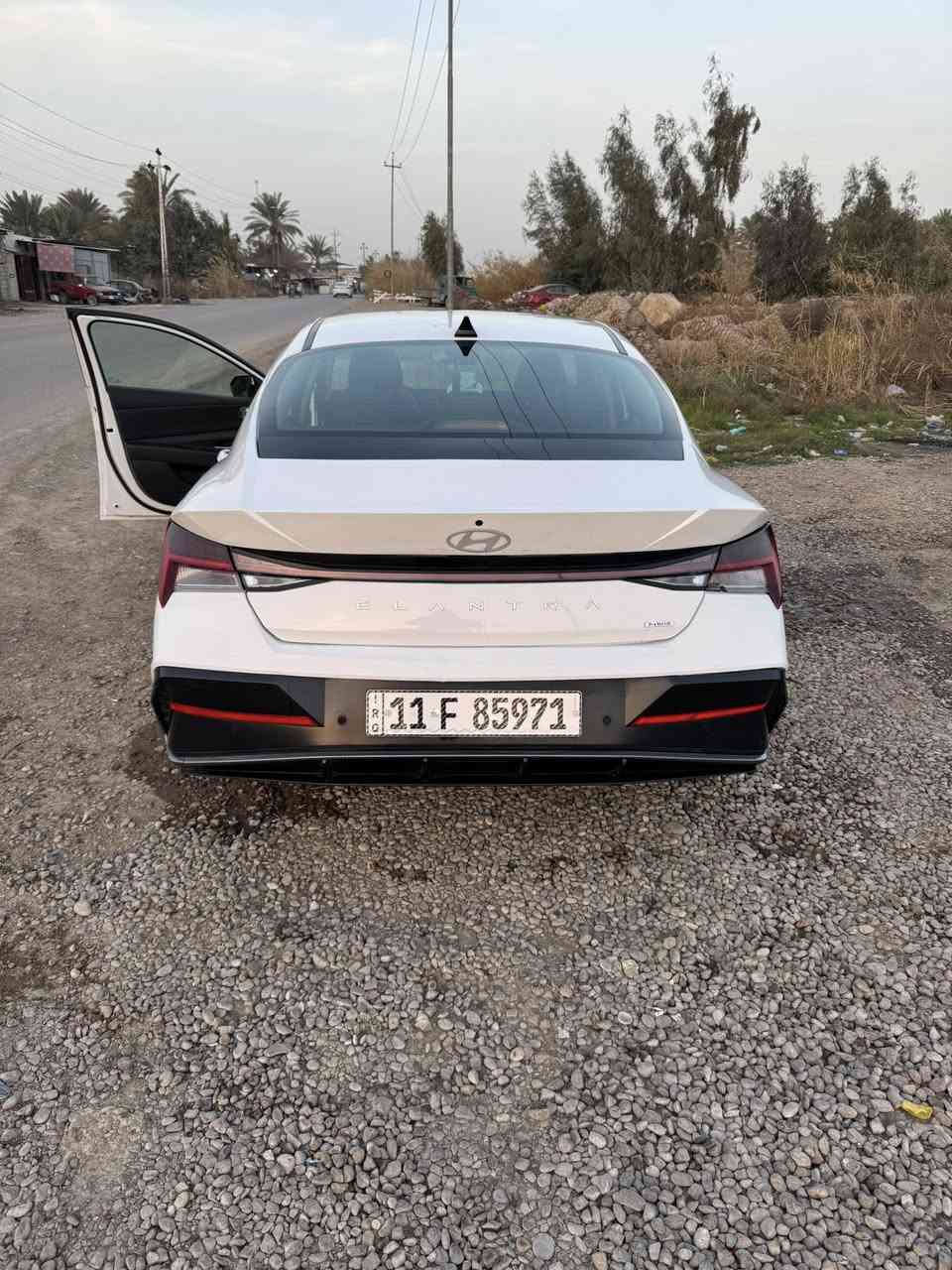 السلام عليكم النتره 24هايبرد رقم بغداد باسمي شخصيا نص فول عدافتحه وجلد مابيها لباقي كل مواصفات بيها صور حادث مرفق مع سونار اي استفسار اتصال ***********
السعر 165 مجال بسيط
