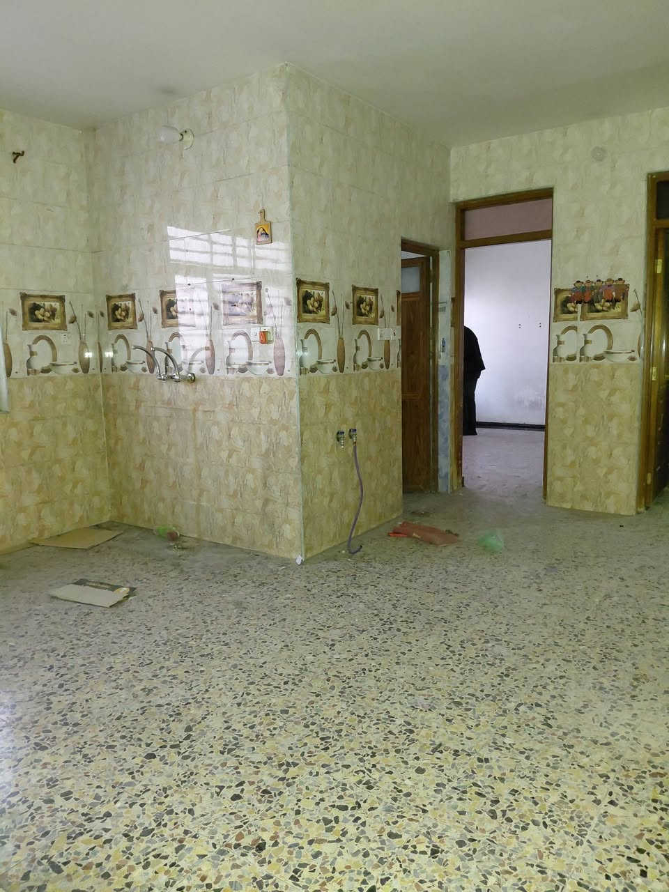 الإيجار شقه الشعب حي تجار 
م١٠٠ 
٢نوم وصاله ومطبخ 
الاستفسار إتصال مكتب العهد العقار 
***********
***********
