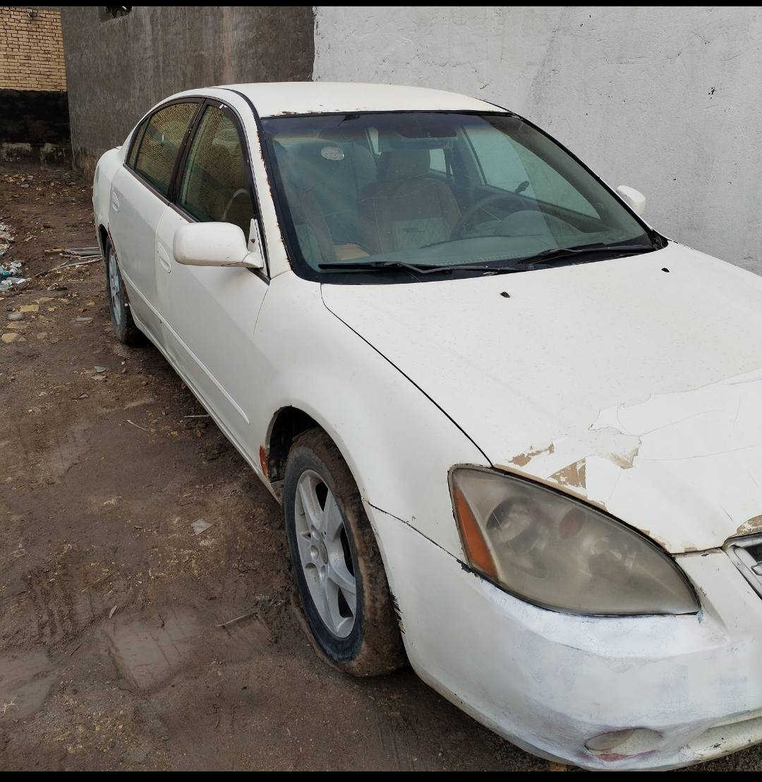 للبيع نيسان التيما موديل 2006 رقم ذي قار سياره جاهزه 
مكينه 4 سلندر مكينه وكير جدد نضيفات كهربائيات كلها شغاله حداديه تخم تاير ويل كب كامله السياره ترايها وين ما كان 
السعر 17 وبيها مجال مكانها ناصريه الاسكان الصناعي 
غير متواجد على الفيس للاستفسار هذا رقم راعيها ***********
