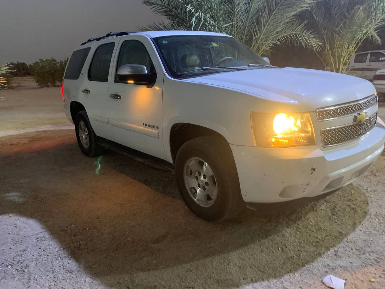 السلام عليكم 

تاهـو LTZ فول شاشتين تبريد تخم تاير  حداديه جديده بيهه اربع قطع صبغ موضحه بلصور2008 معلايه 2015 معمامله كامله باقي بس على وصل كمركي يدفع  السعر 145 وبيهه مجال مكان البصره سفوان 
***********
‭
