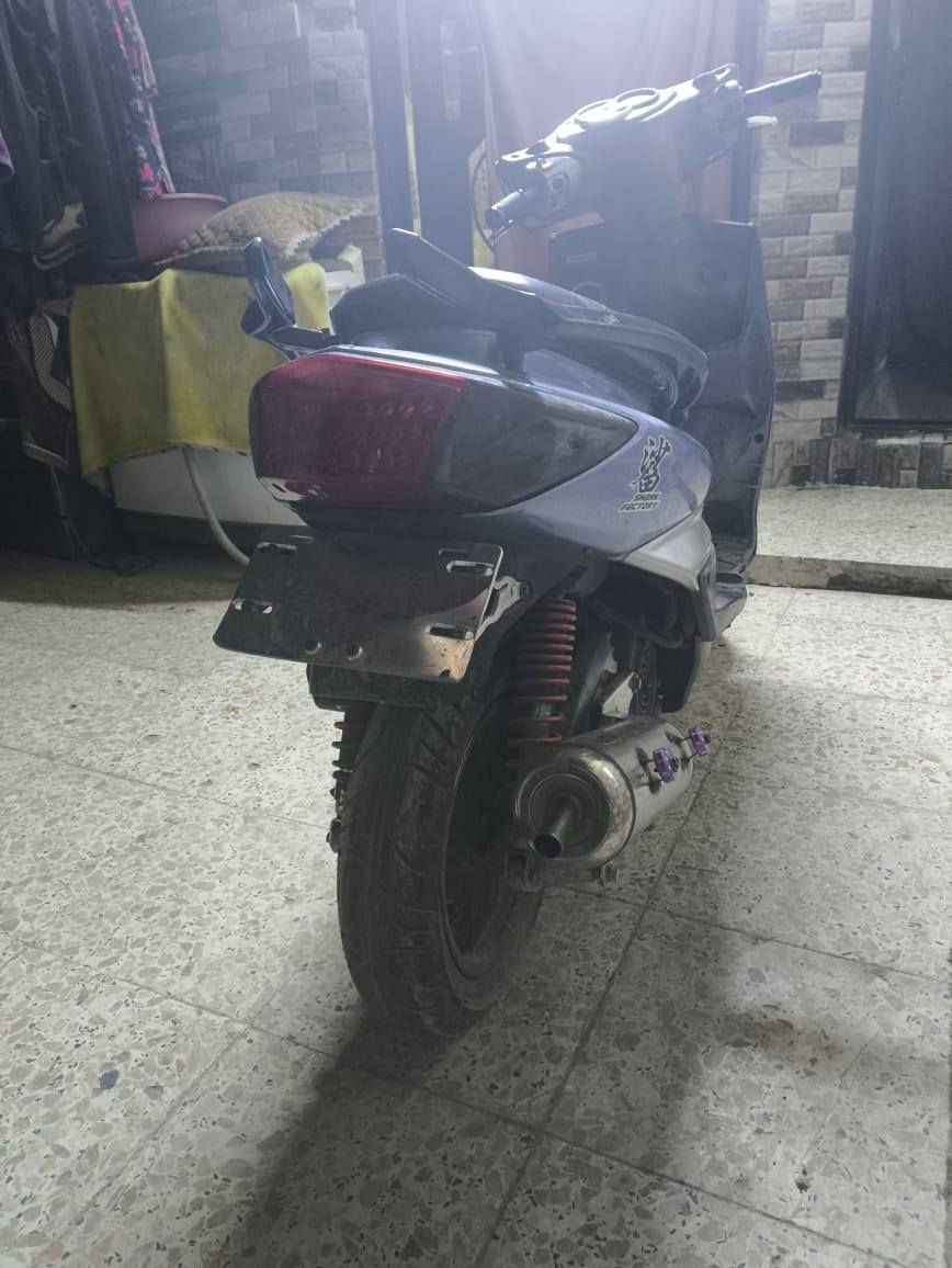 سلام عليكم دراجه سكنس فحل مزوده نوزل للبيع دراجه شلعه معدل مكاني ام الكبر السعر ٥٥٠وبيها رقم الهاتف ***********
