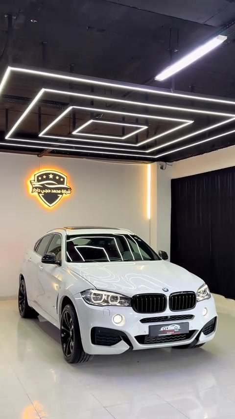 Bmw-X6 Clean title 2018 new mashlla Xdrive full option  White and red 52,000mil Call for price: 0750 404 4406 0750 397 4495
