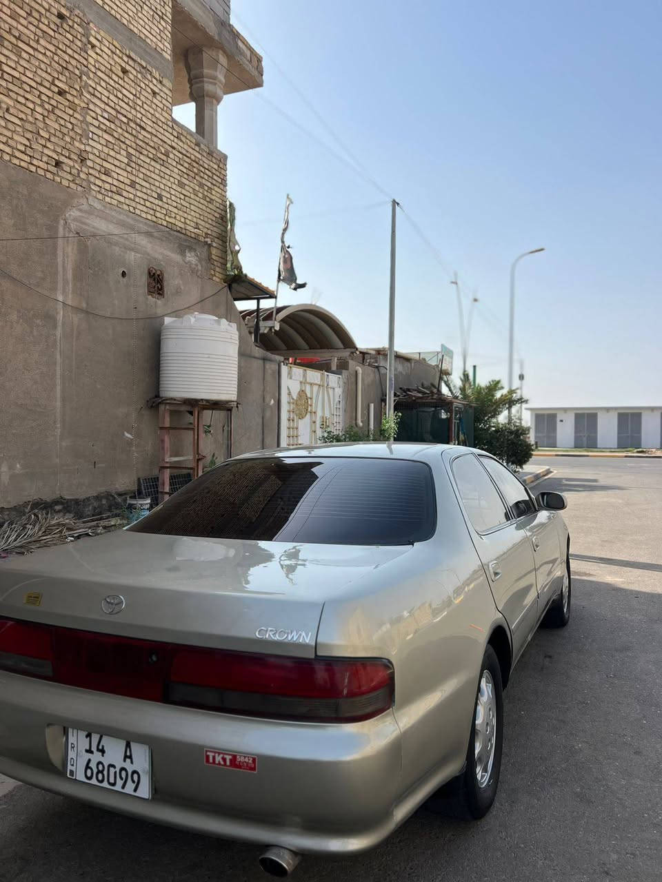 سلام عليكم مديل 1994 مكفوله من لكصه ونقل جثه وضربه مرشوشه جماليه فقط مكينه وكير 2500 جدد تبريدثلج حداده تخم تاير وسنويه 2031 رقم بصره نكليزي سعر 63 وبيها مجال حك جيه رقم لهاتف *********** العنوان زبير شارع لمحكمه جديده خلف لخطوه
