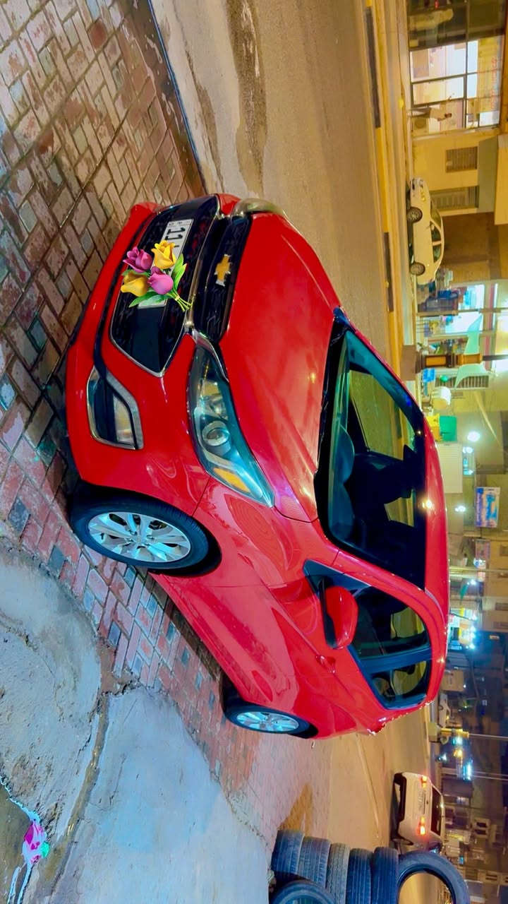 يا أهل الكروب الطيبين، متوفرة حالياً شفروليه سبارك (Spark LT) موديل 2022، سيارة تجمع بين الشكل الحديث والاقتصاد الخرافي بالبنزين.
✅ المواصفات:
• الموديل: 2022.
• الممشى: 21 ألف كم فقط (يعني لسه بريحة الشركة).
• الفئة: LT (مواصفات ممتازة).
• الرقم: بغداد "إنكليزي" جاهزة للتحويل.
• الحالة: السيارة توب نظافة، الحادث (جاملغ وبنيد) ومصلحة درجة أولى وبدون أي تأثير.
💰 السعر المطلوب: 105 ورقة (10,500$) وقابل للتفاوض البسيط جداً للشراي الجاد.

📍 المكان: [كربلاء]
📞 للتواصل والاستفسار: ***********
