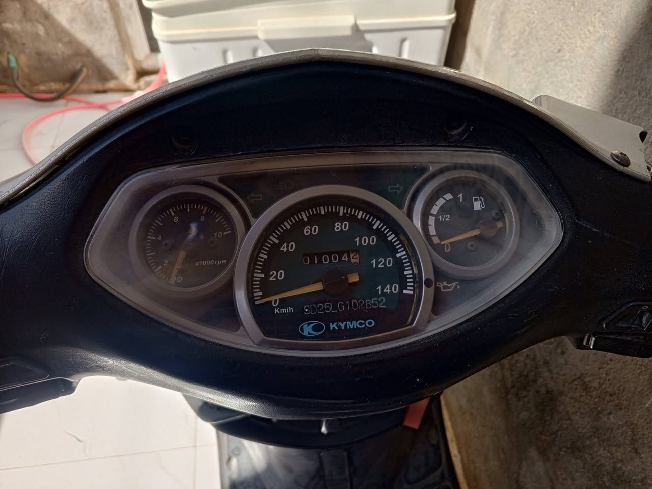 سلام عليكم
كامكو جيفور دراجه نظيفه كلش ومفتوحه شغل مضبوط مال جنابي جاهزه كل نقص ما بيها سعرها 400 
مكاني : ناصرية حي الفداء 
الرقم : ***********
