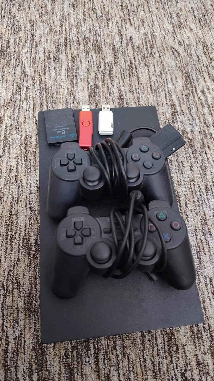 سلام عليكم لبيع بلي تو نضيف زلغه مابي ميموري وياه ثنين فلاش بي لعاب 8 يدات ثنين سعر 35وبي مجال رقم *********** بيكم خير وتدلون العنوان بغداد لبلديات
