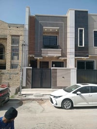 دار للبيع مساحته 100 متر الواجهه 5 والنزال 20 يحتوي على صاله 4 غرف نوم...