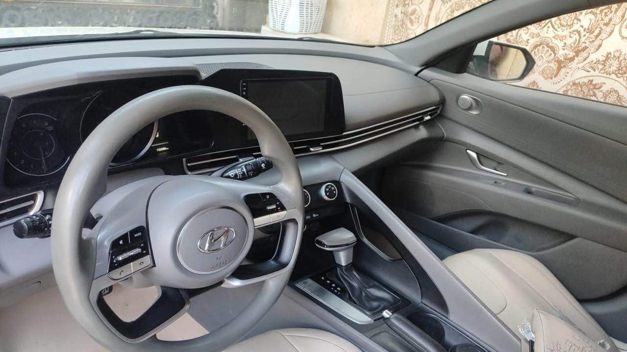 السلام عليكم 
النترا للبيع خليجي كفالة عامه 
موديل 2023
محرك 1600
بدون فتحة
كشنات مخمل 
سويچ 
لون ابيض
السعر 165
العنوان البصرة حي الاصدقاء

*********** البصرة, العراق
