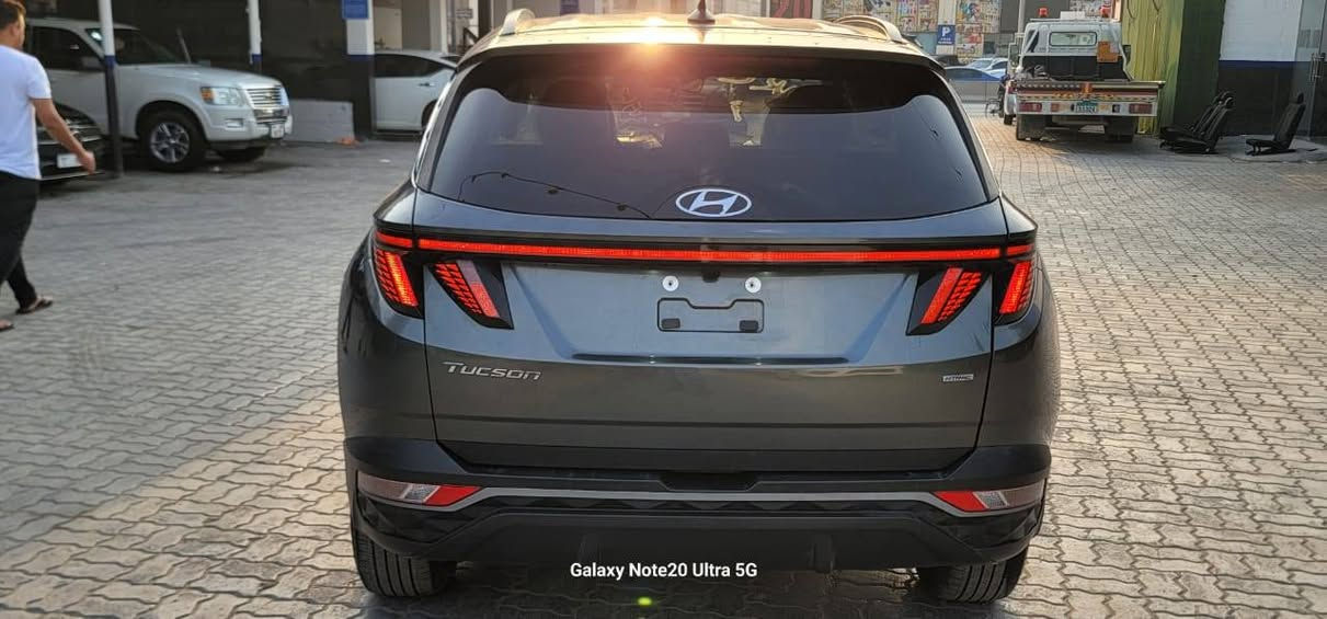 توكسان 2023 بدون رقم امريكي حادثها بابين فقط مواصفات(  تشغيل عن بعد بصمة تشغيل بصمة ابواب دخول ذكي تدفئة كشنات كراسي جلد جنطة وكراسي كهربائية فور ويل قيادة ذاتية وهواي مواصفات بعد) 
مكانها حلة قرب جسر بتة 
للاتصال *********** حلة, بابل
