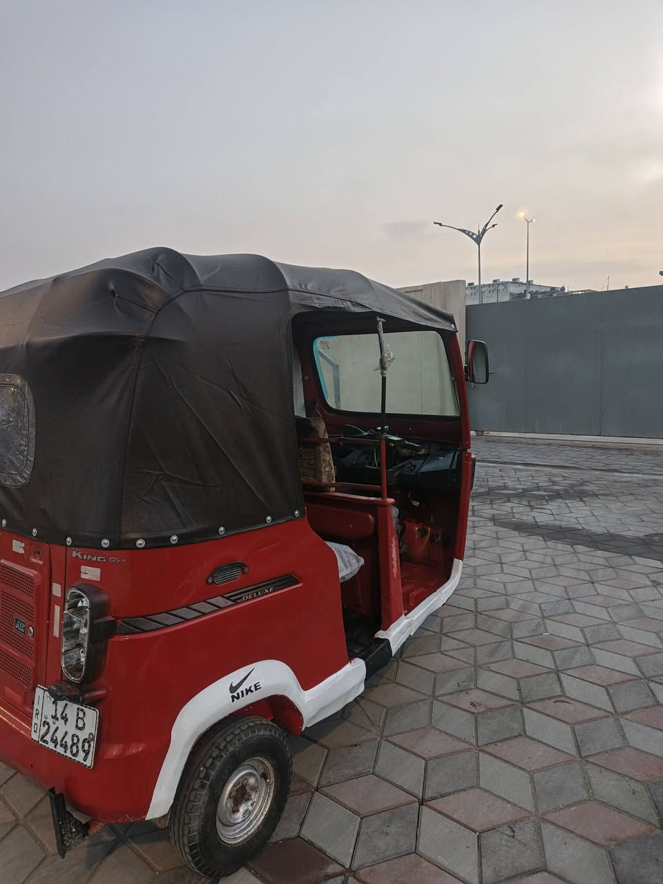 السلام عليكم تكتك البيع مديل 18 تكتك جاهزه كلشي ماناقصه تكتك رقم وسنويه السعر 4و 500 وبيه مجال مكان البصره الحيانيه شارع 60📍
وهاذ رقمي ***********
 تكتك رقم وسنويه�
