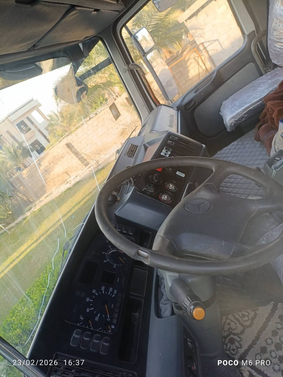 سلام عليكم اكتروز للبيع موديل 2002 بموديله مامعلايه وبسنويه مربوطه قاطره مقطوره وسنويه تسقط 2028
تخم تاير 41/46بلاديه مكفوله 
الاستفسار ***********///***********
