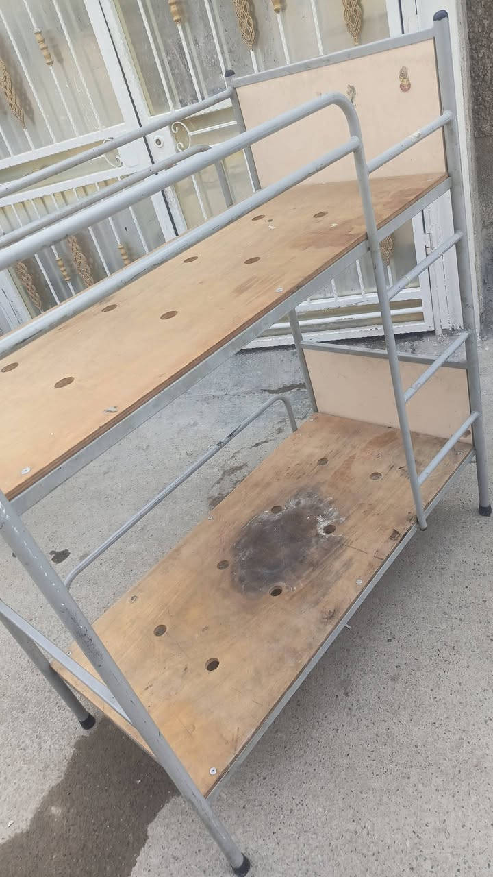 سلام عليكم 
جرابي عدد 2 وحده طابقين وثانيه امل نفر 
طابقين عرض 60سم والطول 120سم 
وأمل نفر العرض 65 وطول 140
السعر طابقين 60الف وأمل نفر 40
العنوان المشتل قرب اسواق فدوه 
هاتف ***********يوجد توصيل بكروه
