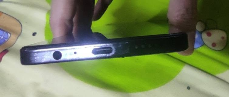 تكنو كمون 20برو 5G
ذاكره 256 رام 16
بوبجي 90 فريم 

شاشة اموليد120هيرتز
بصمة بلشاشة
صوت ستيريو
جهاز حيل نظيف مامفتوح مابي اي عيب
فقط طخة وحدة بلشاصي يم مكان السيمكارتات موضح بلصور
بدوووووون ملحقات
سعره 155 بي مجال حك جيتك بس
شراي راسلني خاص


**إذا كنت صاحب هذا الإعلان وتريد حذفه لأي سبب، رجاءا أرسل رسالة إلى الدعم الفني**