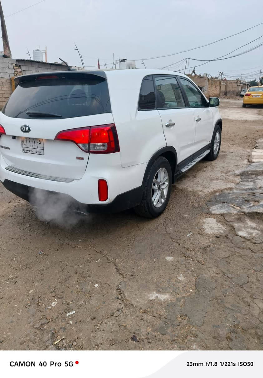 كيه سورنتو وارد امريكي جملغ امامي وبنيد مكينه دوش ماشيه ٩٠تخم تاير حدادي جديده سنويه مجدده الغايه ٢٠٢٨اتصال ***********السعر ١٣٥ وبيه مجال اخوان مكلف بل النشر اتصال علا صاحب السياره مكلف بل النشر السياره حالين بل العمارة
