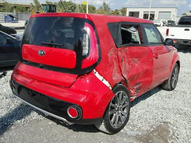 سول موديل 2017 امريكية ضربتهه  جاملغ خلفي مصبوغ وباب مبدل نفس اللون بدون صبغ ماشية 47 الف جديدة كلش السيارة والسعر 133 ورقه مكاني بغداد المنصور 
***********
 وموصفاتها 
بانوراما
كشنات جلد  
كشنات اماميه خلفيه تدفئة
كشنات  الاماميه السائق و الجنب السائق  كهرباء و ثلاث حركات تحكم 
سستم صوت HAMAN& KARDON 
 اثنين دمام بالدشبول و بالصندوق بلادي 
نشره داخليه 7الوان بالابواب و السماعات الجانبية
 عدادات ليزرية
 شاشه عرض ذكية Hd
كامره خلفية 
نظام التبريد بيانو تحكم الالي و يدوي 9 سرع 
المري الجانبيه اشاير و تحكم و ايضا تنفتح عند الاقتراب و بيه ثلاث حركات 
 الاناره الداخليه لد ثلجي 
السياره بصمه دخول و بصمه صندوق و بصمه تشغيل
ترحيب عند الاقتراب من السيارة 
 ويل كروم رياض حجم 18 
لد امامي نهاري و لد خلفي نهاري
لايت زنون بلادي 
Sport و Normalانظمه قياده 
نظام مانع تزحلق 
اربع جهات تحكم مع كروز سرعه 
تدفئه استيرن بغداد, العراق
