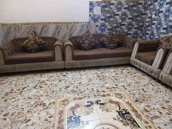 السلام عليكم تخم للبيع 10 مقاعد تسكام نضيف وضخم جداً بدون ضرر العنوان كربلاء حي العسكري قرب مدرسة السبأ السعر 175 للإستفسار الاتصال على الأرقام *********** أو ***********
