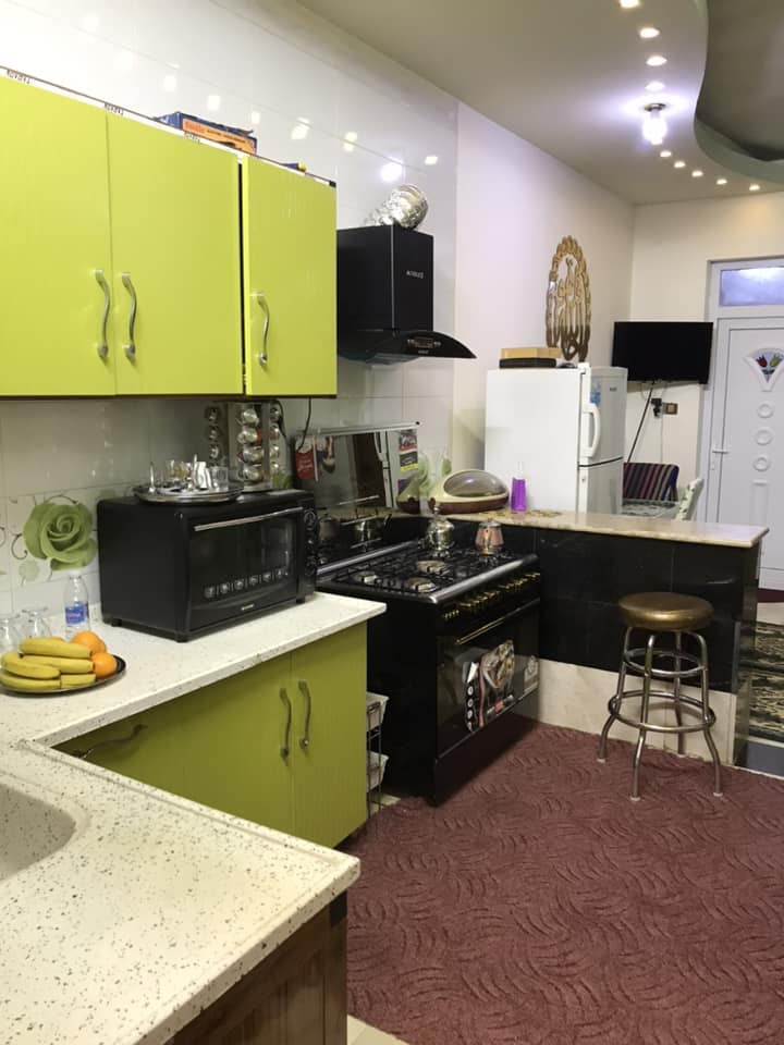 للبيع دار  او مراوس بناء درجه اولى
 المنصور. حي العربي قريب للجوازات
 مساحه ١٢٤ متر جبهه 7.30 م
بناء 2019
دار بناء حديث ممتاز يتكون من ثلاث غرف نوم+ استقال + حولي + مطبخ + ٢ حمامات + كراج وحديقه ارضيه مرمر وابواب صاج وشبابيكPVC درجه اولى
الطابق الاول 
كراج وحديقه واستقبال ومطبخ وحولي وغرفة نوم وحمام ومناور عدد ٢
الطابق الثاني 
٢ غرف نوم + بالكونه + حولي + حمام 
الطابق الثالث 
بيتونه سطحين للاتصال ***********
