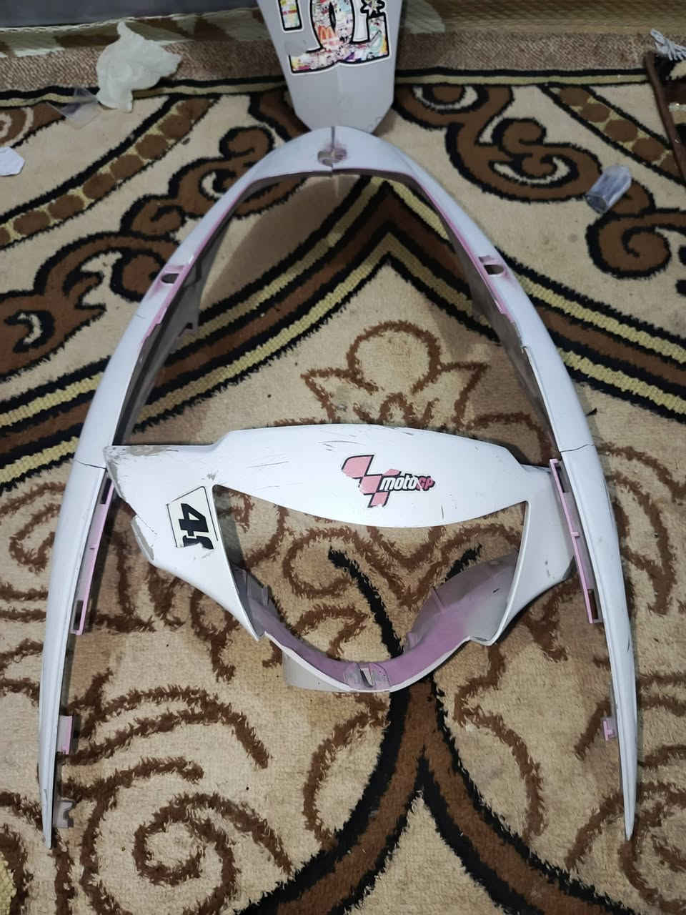 اسلام عليكم كفر اربعه اصلي مال حاويه بي بس الكصه امعمره الباقي ما امعمر ابد اسعر 100 ابي مجال بصيط حك اجيه *********** ما متواجد خاص
