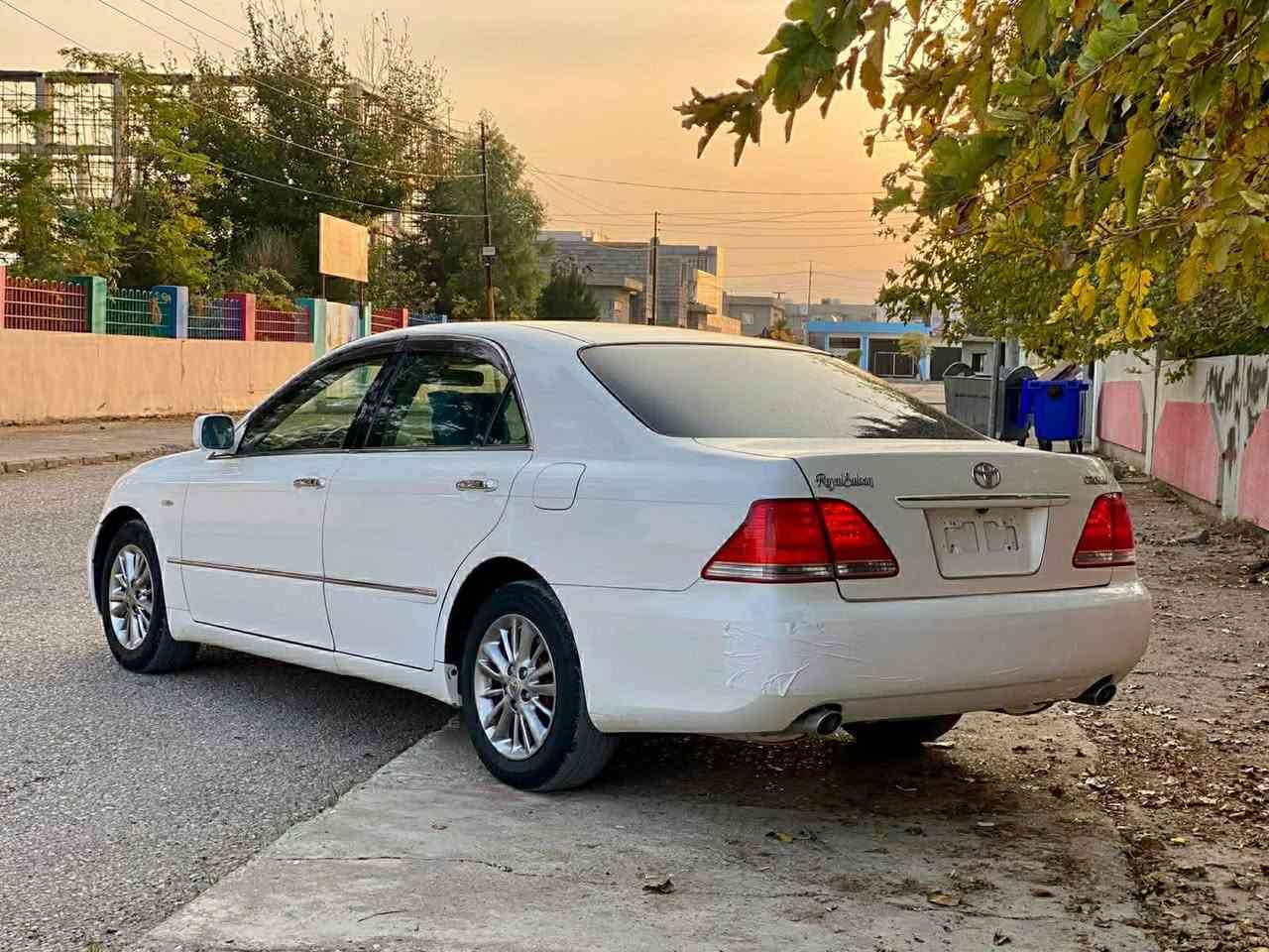 سلاوی خوای گەورەتان لئ بئ
شاهینە ٢٠٠٥ ڕۆیال   مەکینە ١٨٢ موسسسسسس
سپی ناو زەرد  دوو دوگمە  سوکان حەیزەران 
دووپارچە ئەوروپا هەیە
سەیارەکە سەیارەی معرەز نیە هی مالە بەشەرت
سیرفزی کامل کراوە رۆنی گۆراوە هایدرۆلیکی گۆراوە کامل  
تبریدی سارد گەرم بە شەرت
٤ تایەی و ویلی نەوتی لۆکی لە ژێرە 
لە دەعامی دواوە بۆ پیشەوە بە شەرت 

***********
لە کەلارە 
جوابی چات نادەمەوە 
سعر: ٦٥ گلاو مجال
