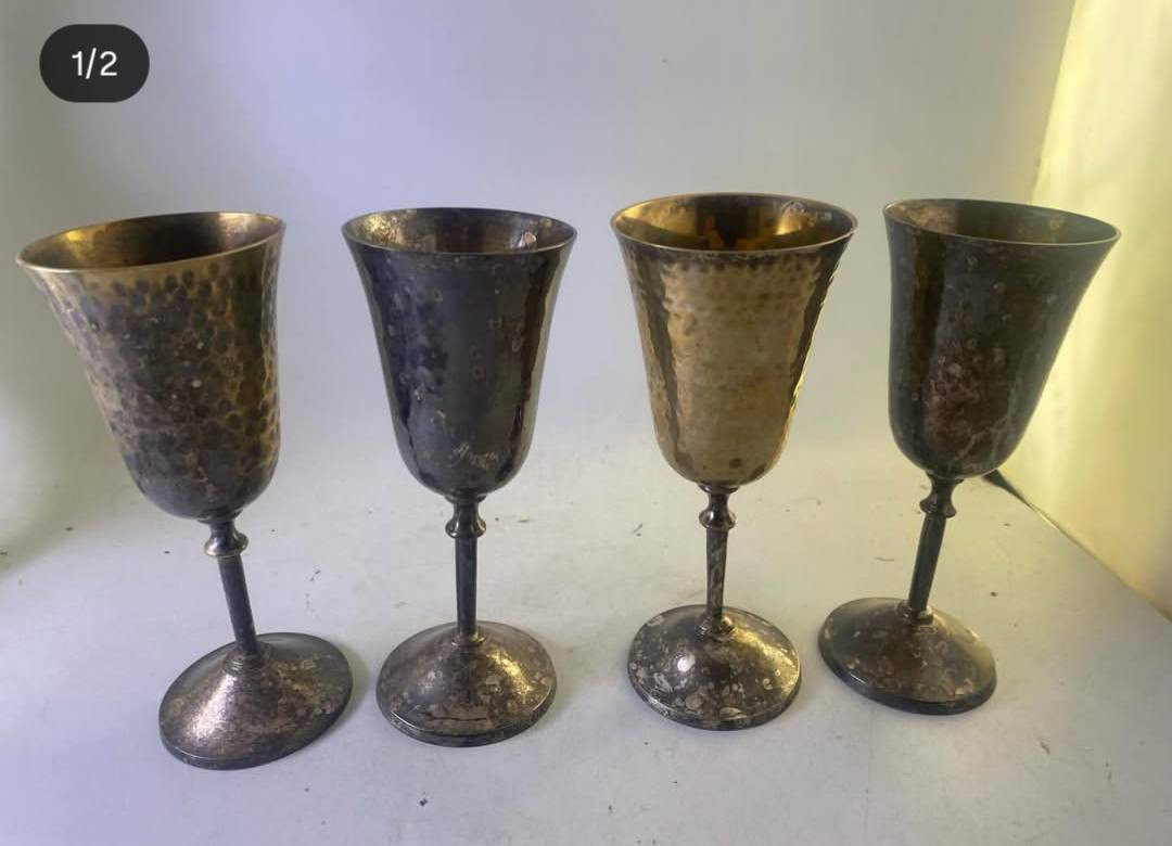 اقداح نحاسيه قديم مصنوع بالطرق


**إذا كنت صاحب هذا الإعلان وتريد حذفه لأي سبب، رجاءا أرسل رسالة إلى الدعم الفني**