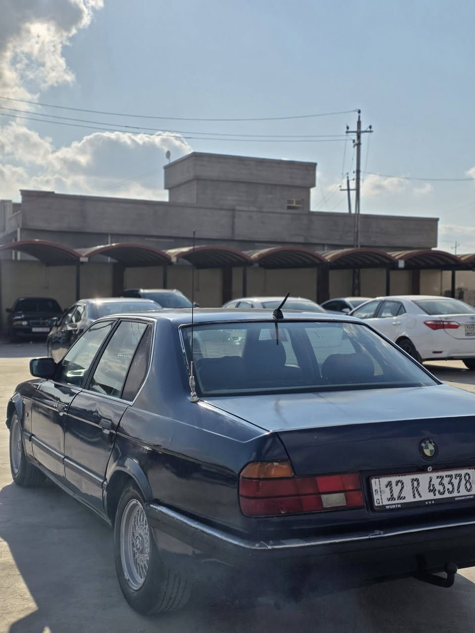 السلام عليكم،،السعر43،،وبيها  مجال
BMW 730 رقم نينوى دولي 
فول مواصفات 
سلايت تبريد ثلج خلفي وامامي  
كير محرك شرط  طخم تاير ويل كب سياره نضيفه كهربائيات كلها شغاله داخلها جديد بدون كابون ما مسجل،، مصبوغه جماليه شرط بدون اي دعم ،،تحويل منل شرعي ،،مباشر 
يرهم  مقدمه 25 وبالشهر 2 يرهم مراوس حسب القناعه للاستفسار اتصل وتدلل معرض الشهيد ابوزوبع الكياره 
***********
