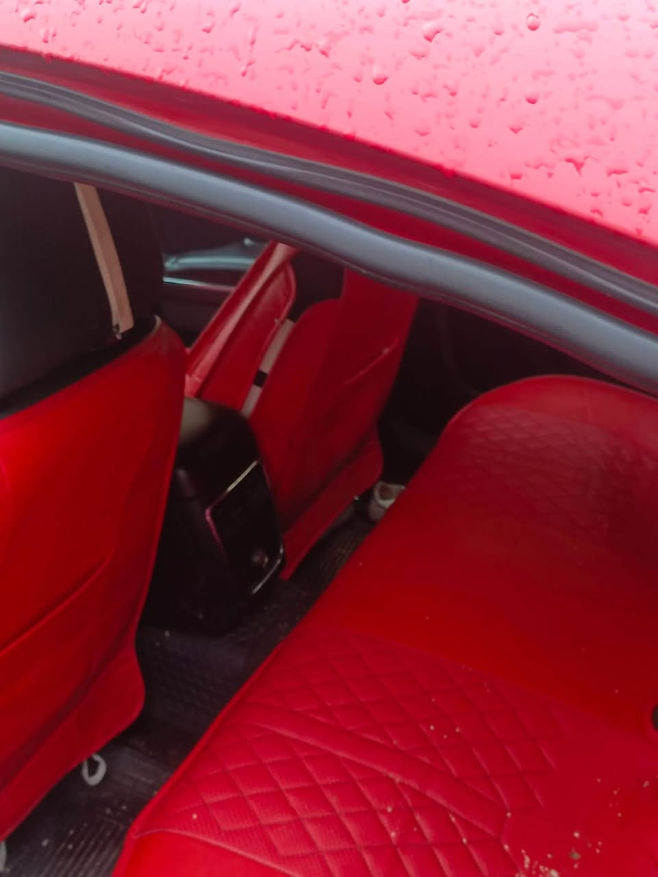 سلام عليكم سياره للبيع ادوات ادوات جارجر متوم كامل كير محرك جديد كير طياره السياره ماعيزها كلشي كلها شغاله مانقصها اي شي كشر جديد تايرات جديد موديل 2014  السعر 60 وبيها مجال مكان صلاح الدين الاتصال علا رقم ***********
