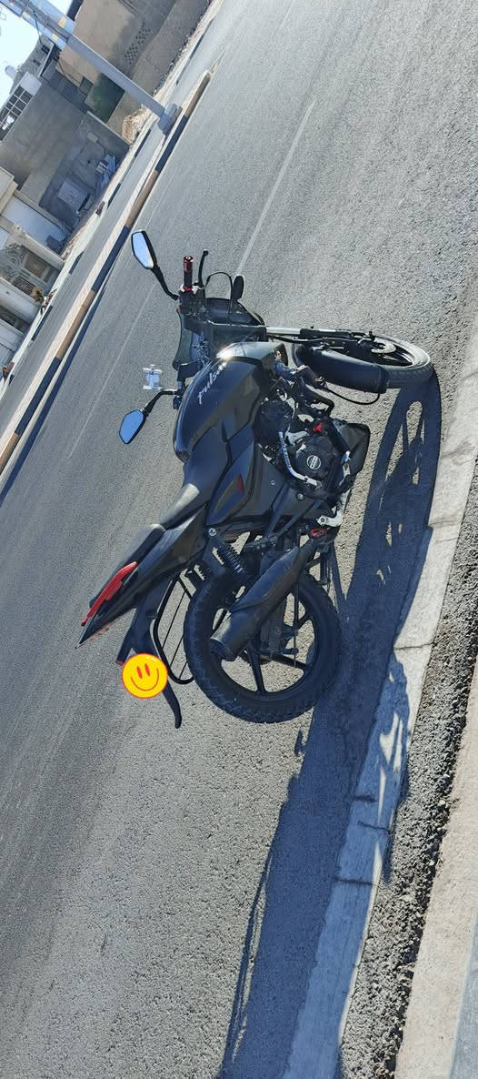 دراجة بولسر150ccرقم وسنوية بأسمي السعر 1100للتواصل *********** مكاني البصرة/الزبير
كلشي مذكور هنا التفاصيل كاملة عن الدراجة وادخل ع الصور 

التفاصيل و ملاحظات :

قبق التانكي تالف يحتاج تبديل انه معدل عليه يمشي حاله حته لو ما يتبدل

المازدة الامامية متضررة لغيتها ومعدلها بشكل مرتب مثل ما موضح بالصورة 

الزنجيل الداخلي للمكينة  ساحك يمشي حاله بعد فترة 
دورت ما حصلت والي يكدر يدليني ع زنجيل تايمين داخل المحرك حته لو مال محرك تكتك باجاج 
 
بسبب الجو البارد تأخر تشغيل مرات الا من تحمه يلا تستقر 

+ صرة الدهن مكان البرغي ساحك لازم اوديها للصناعية يطلعولها سن جديد
والاطار الخلفي تعبان

غير مشكلة الزنجيل المحرك نظيف
