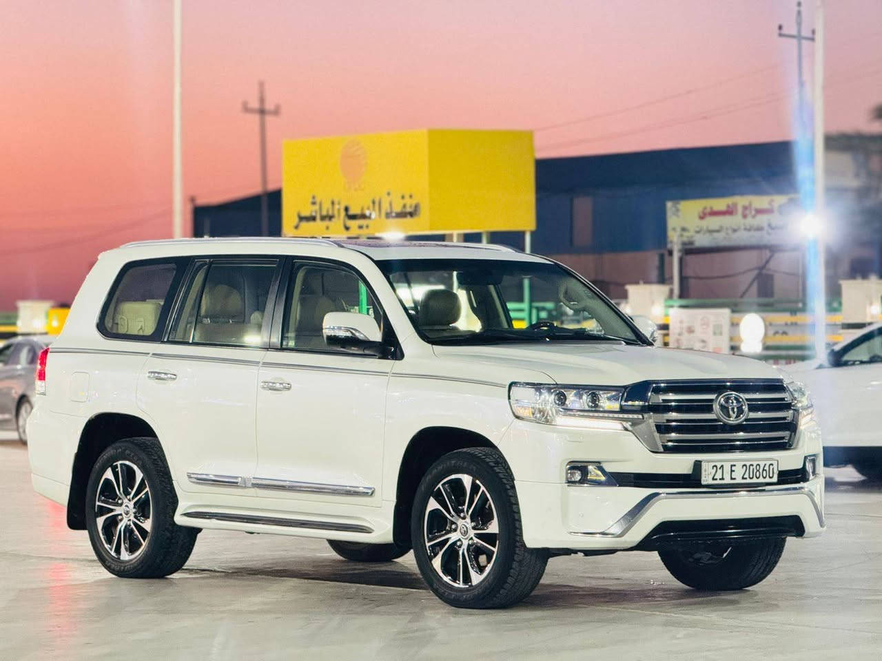للبيع فقط بدون مراوس السعر 423ورقه قفل
***********
***********

لاندكروز موديل ( 2017 )  GXR محرك 6 سلندر 4000

ماشية 150 الف كيلو استخدام شخصي 

( بيه باردات بسيطات بدون صبغ بدون تبديل سياره جديده جدا 

رقم سليمانبه  بأسمي تحويل مباشر 

السعر ( 423$ )ورقه وبيها مجال 

عنوان السيارة / بغداد مجمع بسمايه
