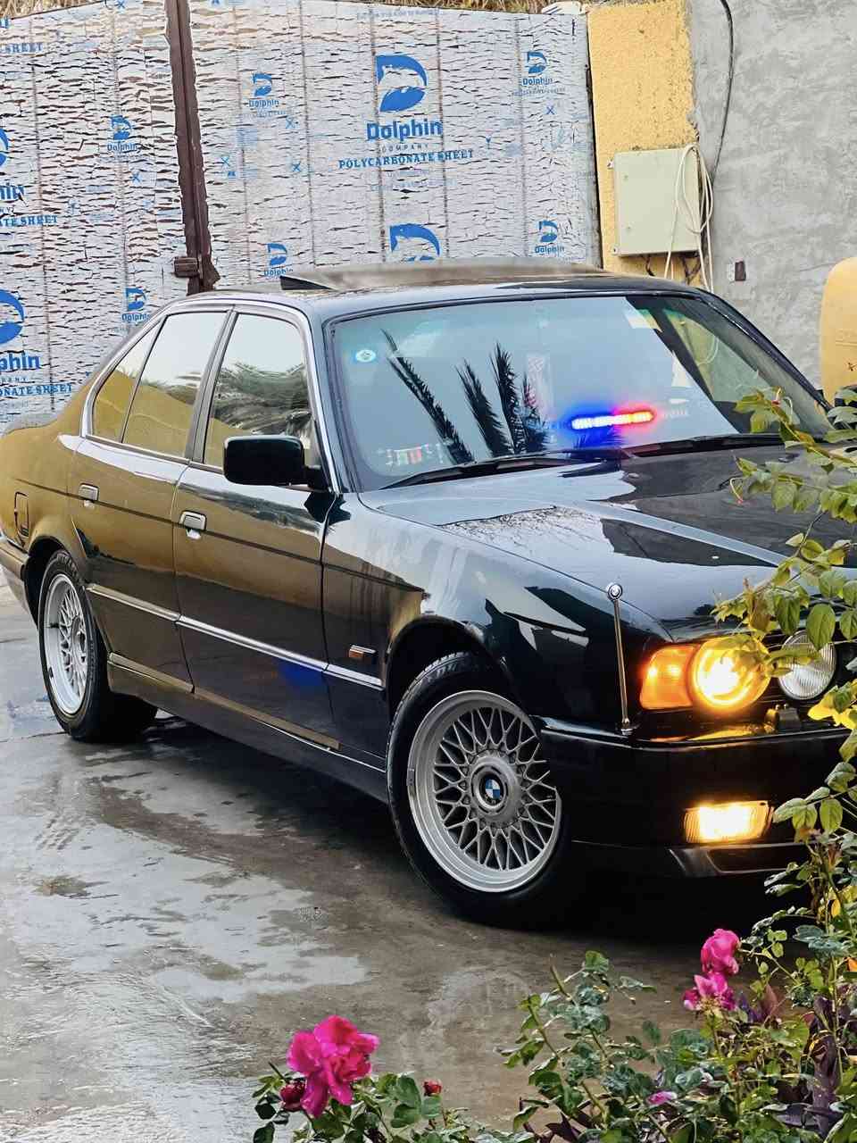 للبيع بيئم 525  سياره بلاديه باقي تفاصيل اتصل ع  رقم *********** بي وتساب  السعر ٨٠ بيها مجال بسيط
