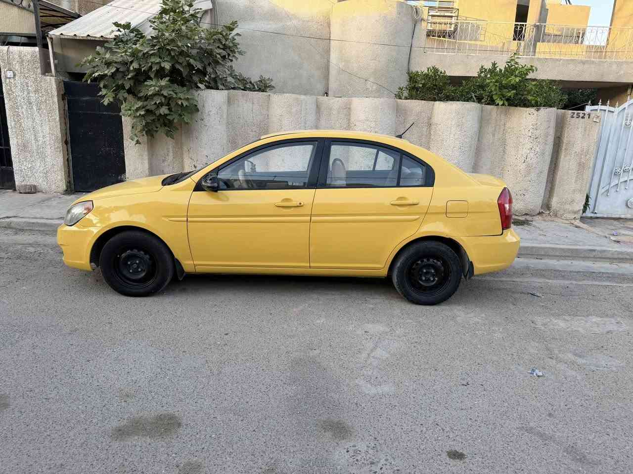 اكسنت وارد خليجي موديل 2011 حجم محرك 1.600 
سياره جاهزه بدون اي نقص 
بدون حادث 
رقم بغداد ب اسمي 
تبريد ثلج 
شاشه و كامره ع بغ 
مكاني بغداد حي الاعلام رقمي ***********
