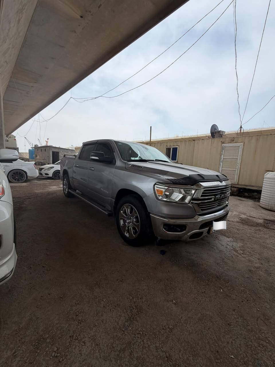 رام موديل 2022
مواصفات بگهورن 
حساس امامي خلفي
فور ويل
شاشة العينة جبيرة
كار بلاي
نظام ايتورك
تدفئة كشنات وستيرن
غلاف البدي كامل قطعه وحده

حادث چاملغ وبنيد البنيد نفسه مامبدل
سيارة جاهزه على اخر حبه استخدام شخصي لا تحميل ولا مواقع ماشيه قليل صيانه كامله سيارة مابيها اي نقص باسمي رقم جديد سنوية مجددة تحويل مباشر المكان بصره جسر خالد باقي التفاصيل اتصل على الرقم
***********
