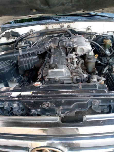 من رخصة مدير الكروب المحترم للبيع لاندكروزر قطري 2001 كامل المواصفات اوتوماتيك بدون فتحة تبريد شغال ثلاث قطع مع ثلاجة الماء تخم تاير اجنبي نضيف جدا مع تخم تاير جديد بالكرتون بعدة ما مشدود بدي جدا حلو تبديل جاملغ أمامي فقط اثر طخة بارد ثلاث قطع والسونار موجود محرك ممتاز قير شغال بي نقص بسيط النمرة الثالثة بيهة صفنة قليلة باسمي رقم انكليزي مجدد لل2030 بغداد سعر البيع 135 من الاخير والسيارة أن شاءالله احلى من الصور وإذا مراوس بسيارة مناسبة مع فرق السعر اراوس العنوان بغداد الحسينيه ***********
