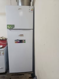 ثلاجه • شبه جديده • ممكن تفاوض