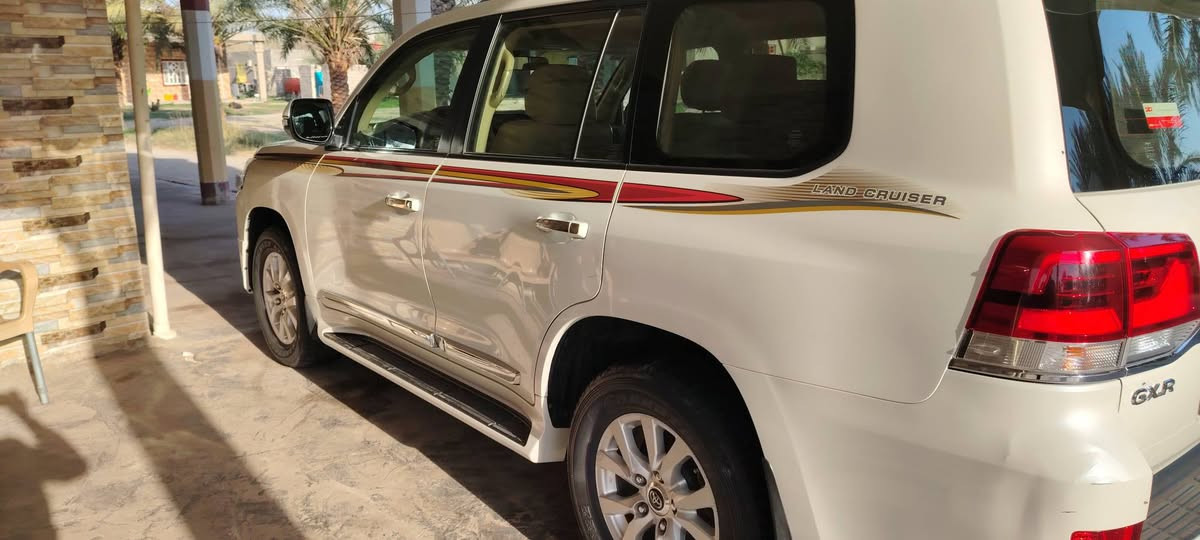 سلام عليكم لاندكروز 2017 بريم كفاله عامه للاستفسار الاتصال على الرقم ***********
